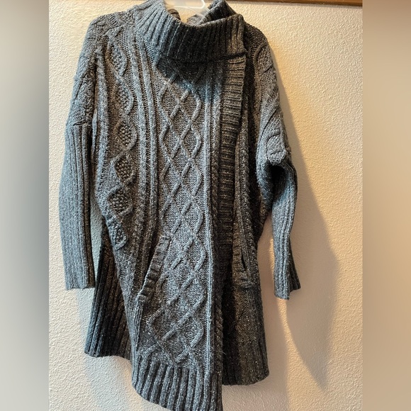 Sweater - Picture 1 of 1